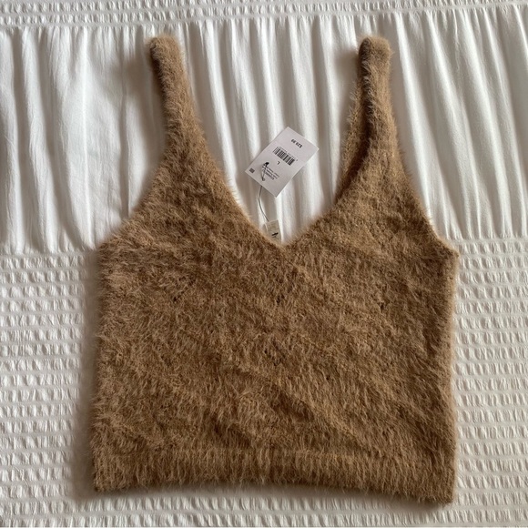 NWT Cotton on body Tan fuzzy v-neck tank size large - Picture 5 of 11